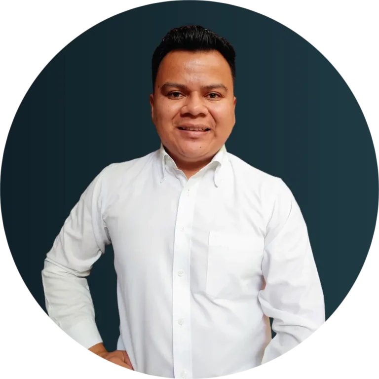 Retrato profesional de Carlos Hernández Godoy, fundador de Roncier Consulting, consultor especializado en Amazon Ads.
